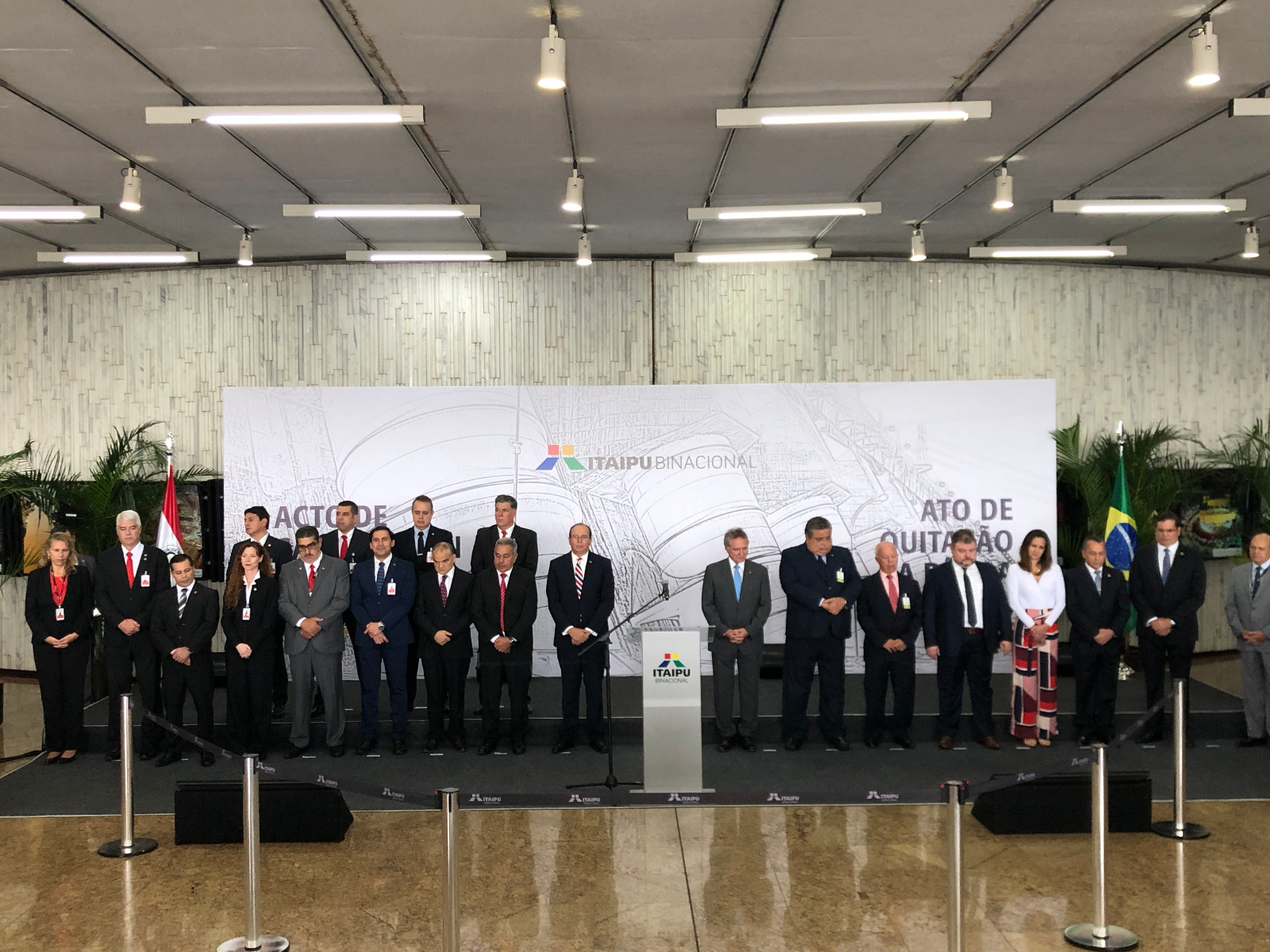 Varias autoridades se hicieron presente en el acto. (Foto Itaipu)