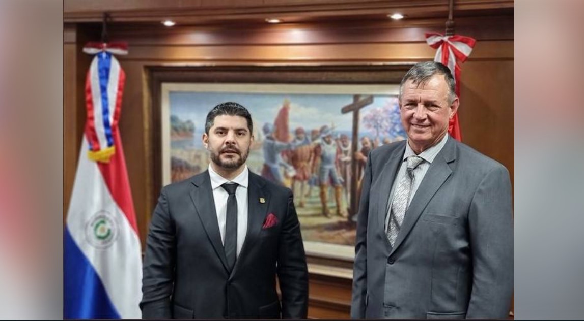 Luis Christ Jacobs (der) junto al intendente de Asunción Óscar "Nenecho" Rodríguez. (Gentileza)