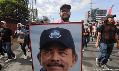 Sandinistas participan en una marcha en Managua en apoyo al gobierno de Daniel Ortega. Foto: DW