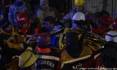 Rescate de una mujer en Hatay, Turquía, tras más de 163 horas bajo los escombros dehjados por el terremoto. Foto: Picture Alliance