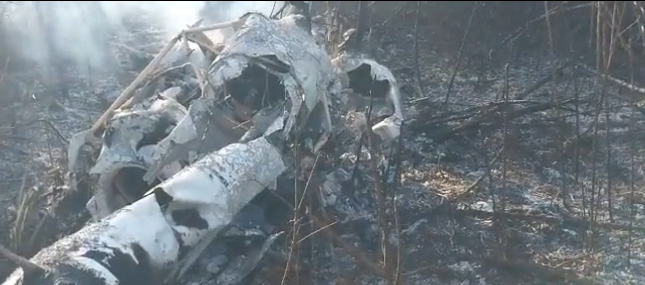 En estas condiciones quedó el helicóptero. Foto: Captura