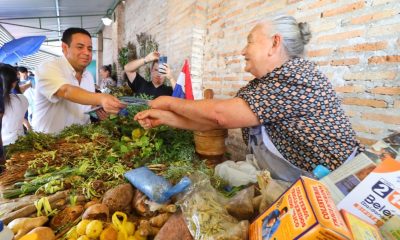 Ricardo Estigarribia en el mercado de Luque. Foto: Gentileza.