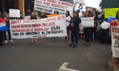 Contadores en manifestación frente a la SET. Foto: Ñanduti