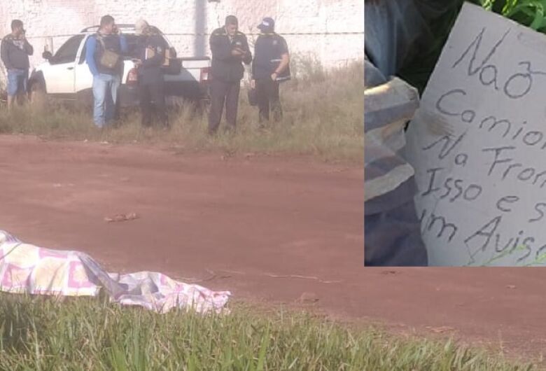 El cadáver del joven fue hallado al costado de un camino vecinal. Foto: Dourados News