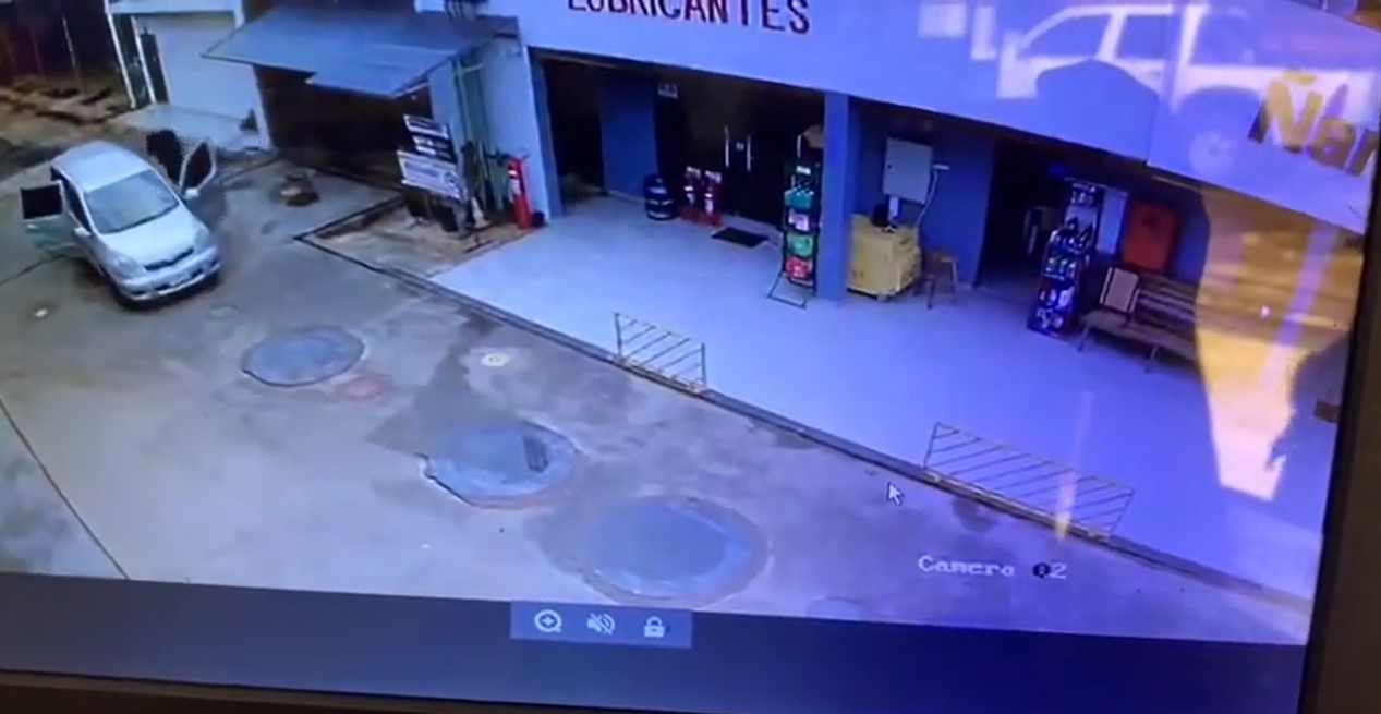 El intento de asalto quedó registrado en cámaras del circuito cerrado. (Captura video)