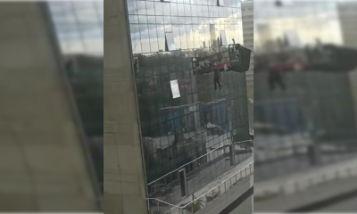 El trabajador fue afectado por los fuertes vientos. Foto: Captura