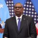 El Secretario de Defensa estadounidense, Lloyd Austin, durante el encuentro de la OTAN en Bruselas. Foto: DW