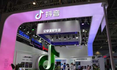 La versión china de TikTok, llamada Douyin, comparte el mismo formato y código de software. Foto: BBC Mundo