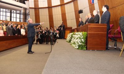 Emiliano Rolón jurando como nuevo fiscal general del Estado. Foto: Gentileza