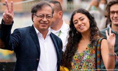 Gustavo Petro y su hija Antonela durante la campaña presidencial que lo llevó al poder en agosto de 2022. Foto: DW