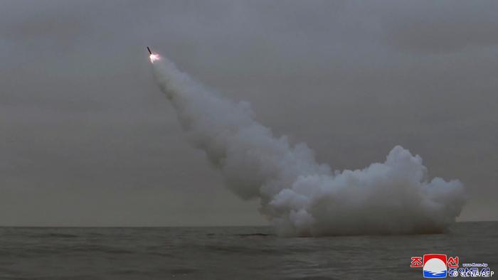 Ejercicio de disparo submarino de un misil de crucero realizado en aguas de la bahía de Gyeongpo. Foto: DW