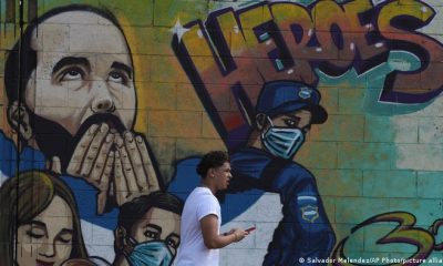 Con su estrategia de mano dura, Nayib Bukele ha reducido visiblemente la violencia de las pandillas en El Salvador. Foto: DW