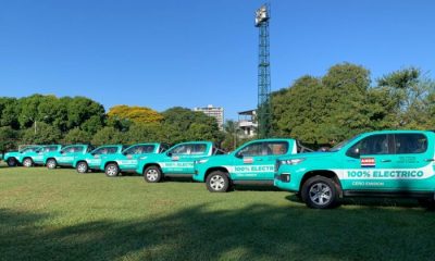 La empresa estatal recibió una flota de camionetas ecológicas destinada a tareas operativas. Foto: ANDE