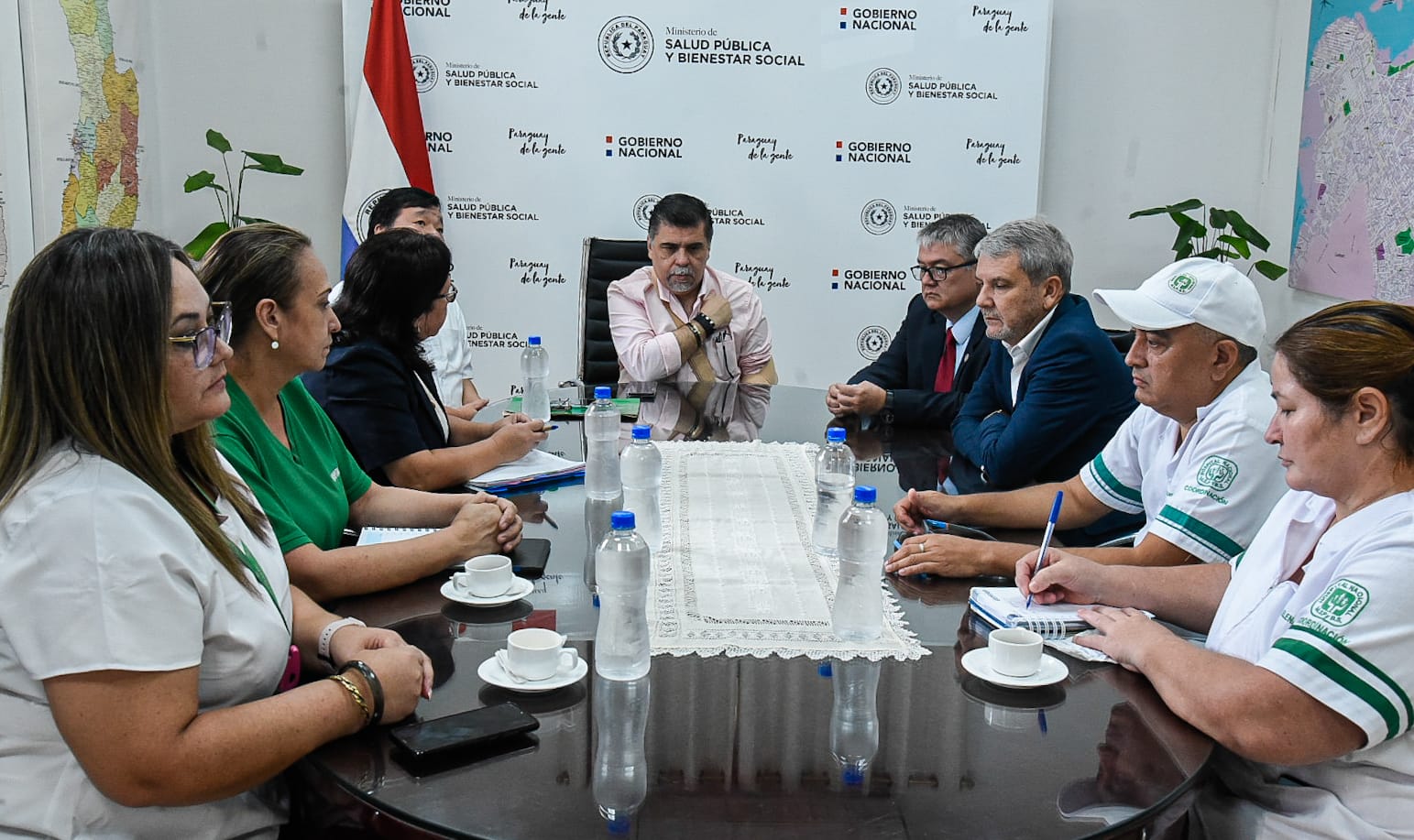 El ministro Borba reunido con profesionales de la enfermería. Gentileza