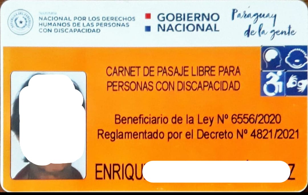 Carnet para personas con discapacidad. Foto: Senadis.