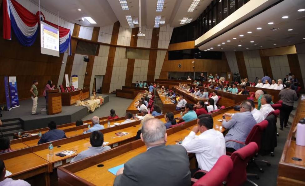 Candidatos indígenas expusieron sus proyectos en el Congreso Nacional. Foto: Gentileza