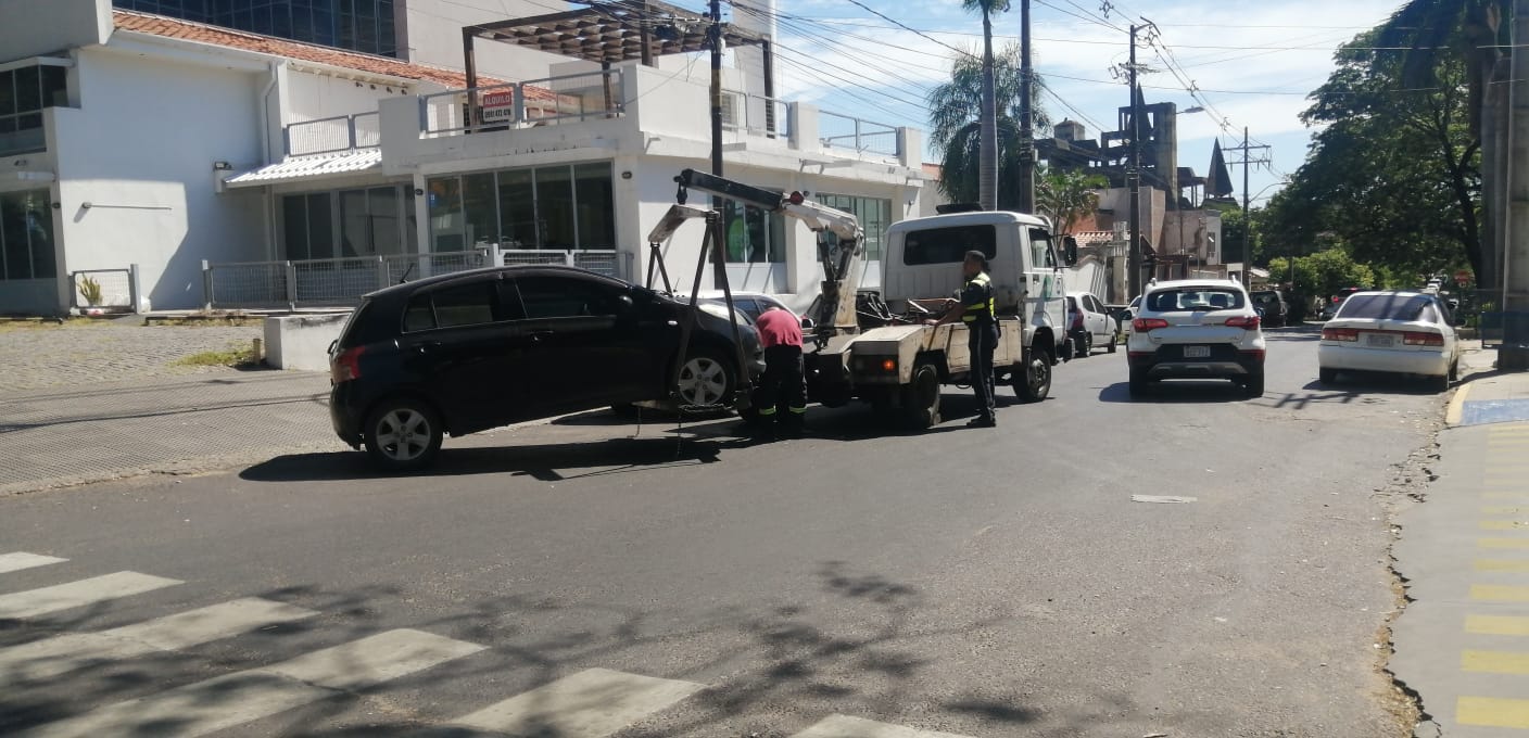 En Asunción rige un estricto control en las calles. (Foto Juan Villalba-Twitter)