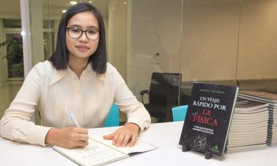 La joven Kirara Takaoka, en el lanzamiento de su libro el año pasado. Foto: Ciencia Sur