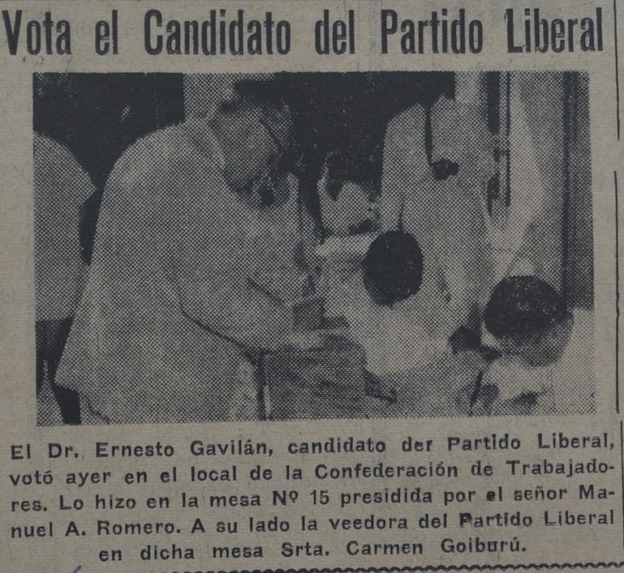 El candidato del Partido Liberal Ernesto Gavilán votando en las elecciones de febrero de 1963. Gavilán luego sería designado como Embajador ante Gran Bretaña. Diario Patria Febrero de 1963. Hemeroteca Biblioteca Nacional del Paraguay