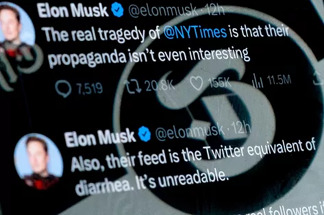 Tuits de Elon Musk contra el anuncio de The New York Times de no pagar por Twitter blue. Foto: El Mundo