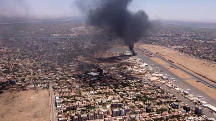 El aeropuerto de Jartum, Sudán, fue atacado. Foto: DW