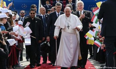 El papa Francisco en su llegada a Budapest. Foto: DW