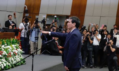 Gustavo Santander jurando como ministro de Corte. Foto: Senado.