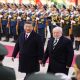 El presidente brasileño, Luiz Inácio Lula da Silva; y el mandatario chino, Xi Jinping, asisten a una ceremonia de bienvenida en el Gran Salón del Pueblo en Beijing, China. Foto: Reuters