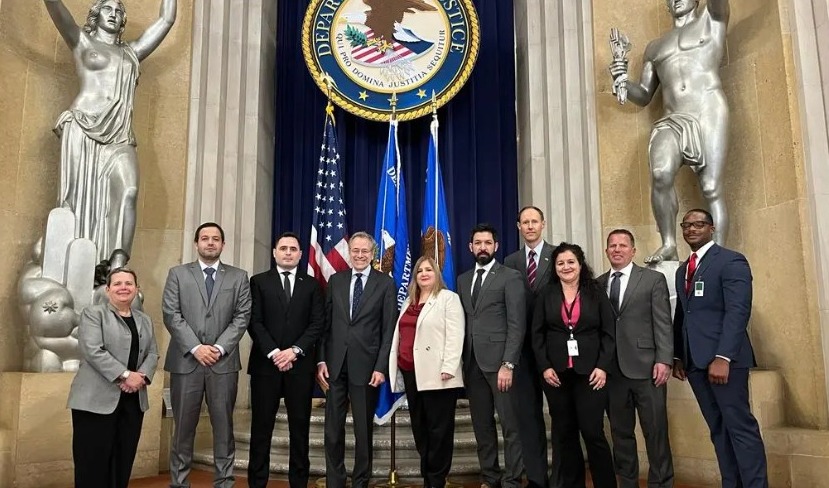 Delegación de fiscales paraguayos con autoridades del Departamento de Justicia de los Estados Unidos. Foto: Gentileza.