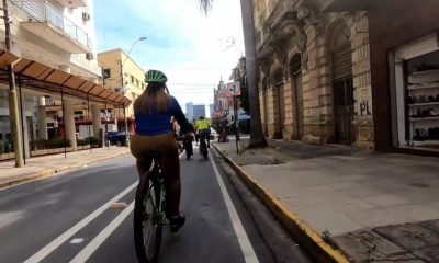 Trabajadores a bordo de bicisendas. Foto: Captura