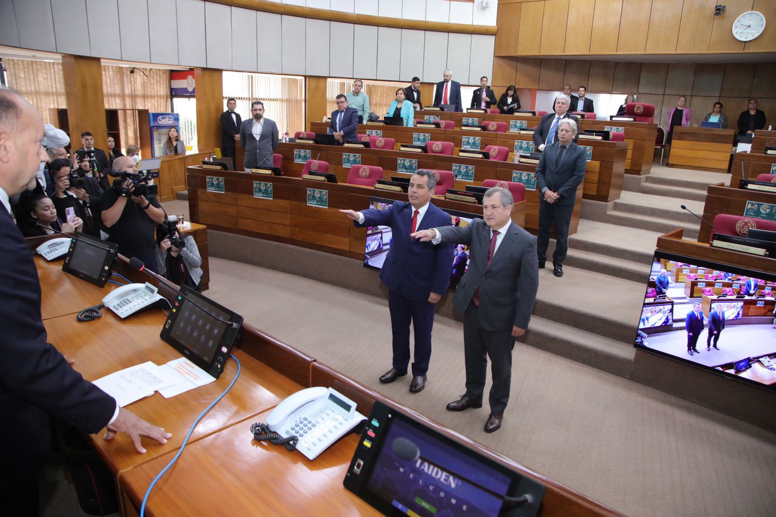 Alfredo Enrique Kronawetter y Eugenio Jiménez Rolón. Foto: Senado.