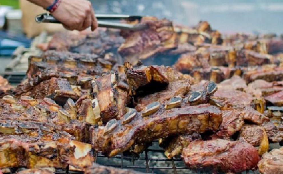 Tradicional asado por el Día del Trabajador. Foto: Gemtileza