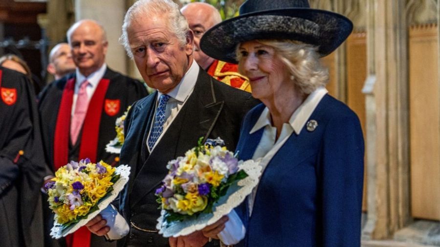 El rey Carlos III y la reina Camilla serán coronados el 6 de mayo en la Abadía de Westminster de Londres en una ceremonia a la que asistirán 2.000 invitados.