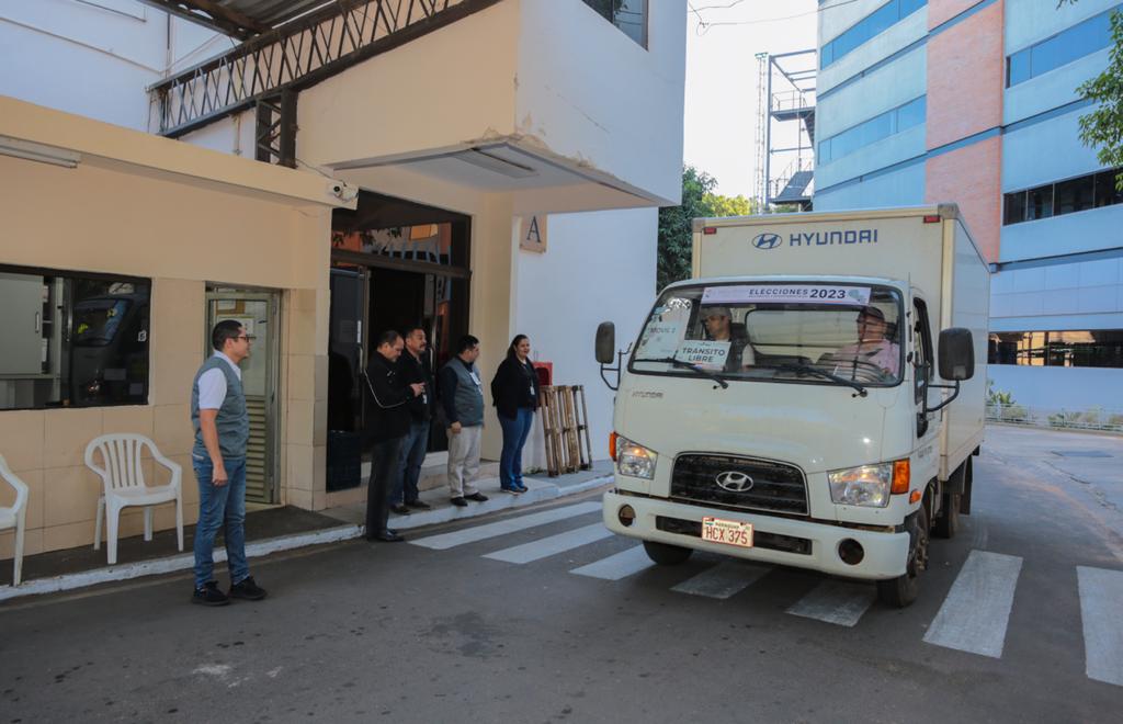 Partieron los materiales y máquinas de votación a Alto Paraguay. Foto: Gentileza.