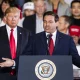 Donald Trump junto a Ron DeSantis. Foto: Nbcnews. Archivo.