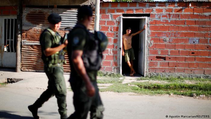 Operativo policial en Rosario, Argentina. Foto: DW.