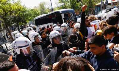 La Policía bloquea el paso hacia la plaza Taksim de los manifestantes. Foto: DW.