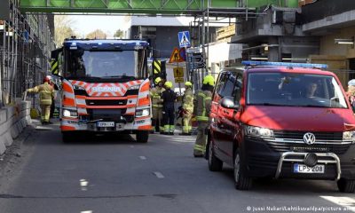 Los soportes de madera del puente en Espoo, Finlandia, cedieron, según informes. Foto: DW.