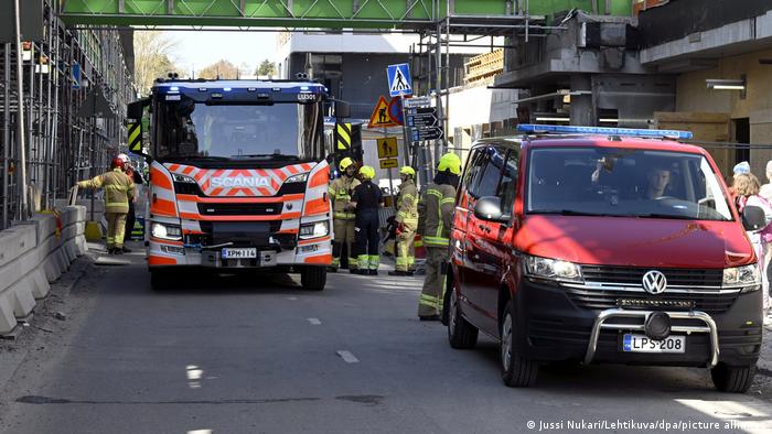 Los soportes de madera del puente en Espoo, Finlandia, cedieron, según informes. Foto: DW.