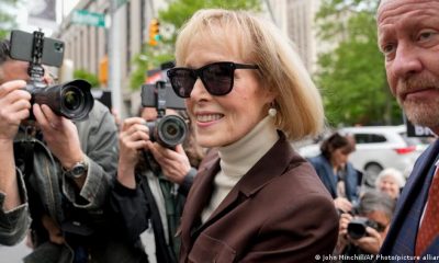 La experiodista E. Jean Carroll el 9 de mayo de 2023, cuando ganó la demanda contra Trump por violación sexual. Foto: DW.