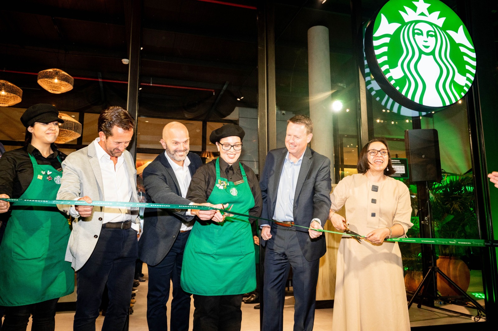 Starbucks inauguró su tienda en el Shopping del Sol. Foto: Gentileza.