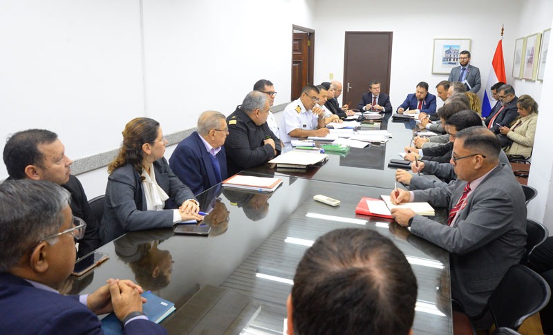 Autoridades reunidos para tratar proyecto hidrovía. Foto: Gentileza.