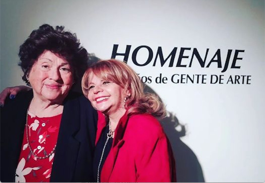 Irma Gorostiaga (izquierda) junto a Liliana Segovia. Cortesía