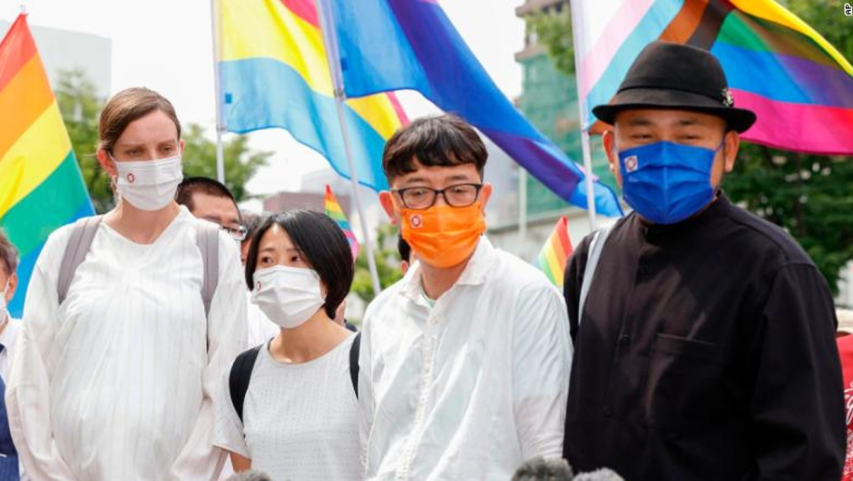 Parejas homosexuales en Japón. Foto: CNN.