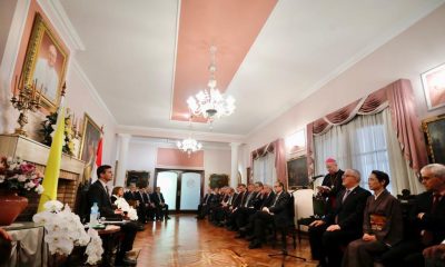 Santiago Peña en la Nunciatura Apostólica. Foto: Gentileza.