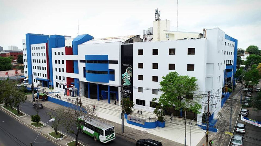 Fachada de la Universidad Americana. Foto: Gentileza.