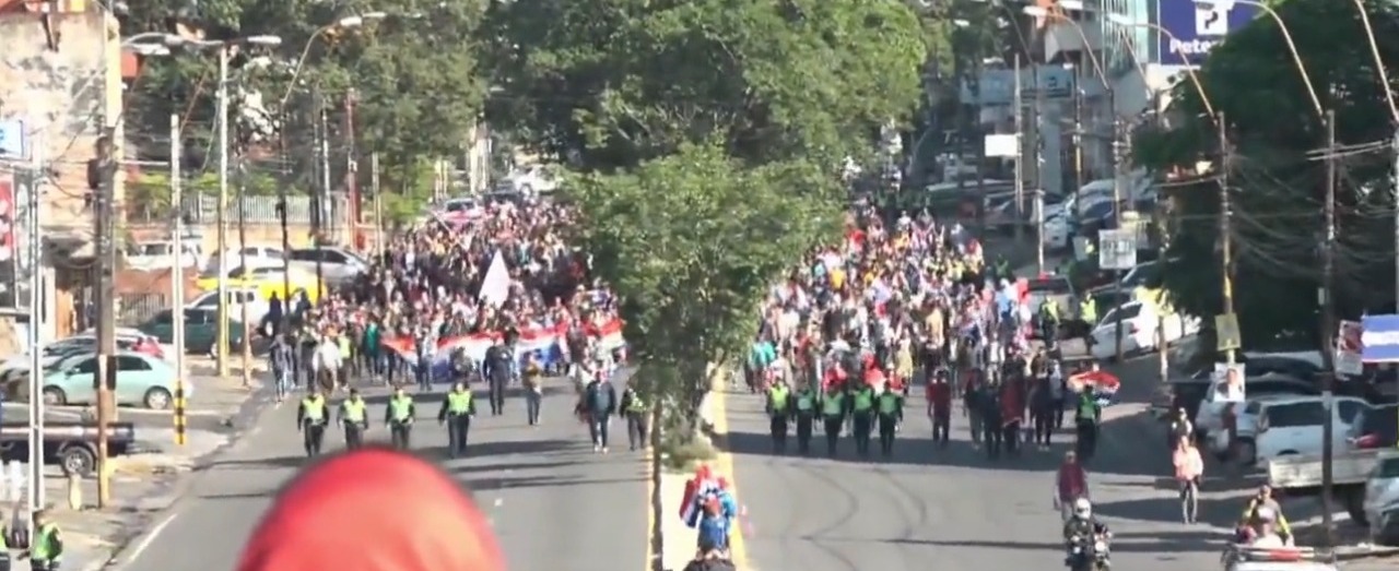 Manifestantes colman la avenida Eusebio Ayala. Foto: Captura.