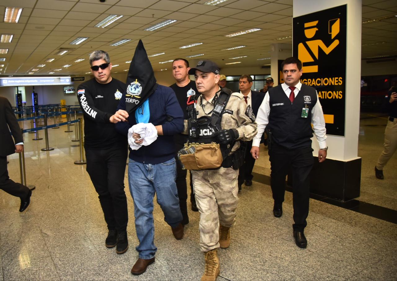 Miguel Insfrán alias "Tío Rico" en su ingreso al país. Foto: Ministerio Público.