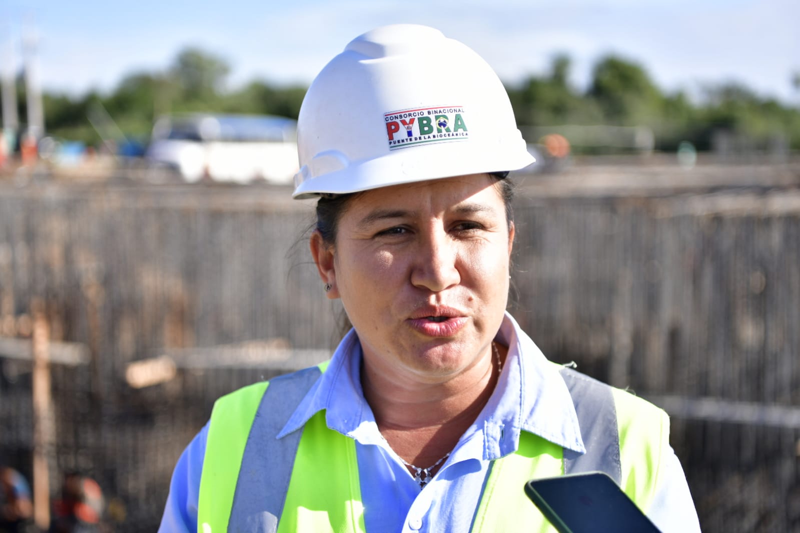 Cynthia Marecos, encargada de logística de equipos en zona de obra. Foto: MOPC.