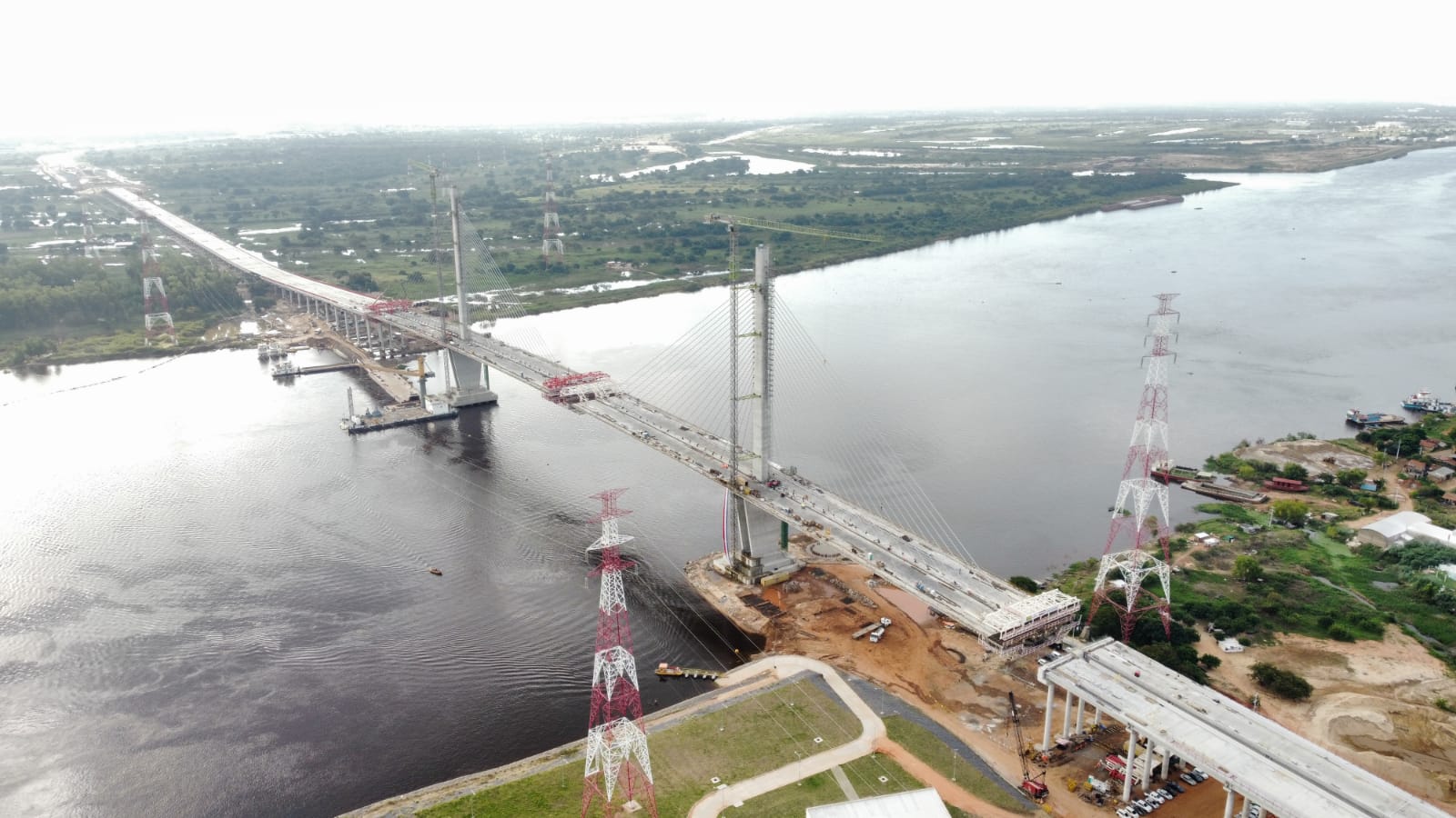 Construcción del Puente Héroes del Chaco. Foto: MOPC.